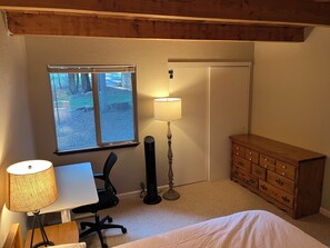 3 bedrooms, desk, iron/ironing board, free WiFi