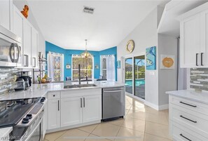 Fridge, microwave, oven, stovetop - Fun & Happy place on the canal! Private pool! (Cape Coral)