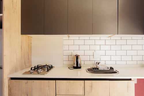 Luxury Studio Suite, 1 Bedroom, Poolside | Private kitchen