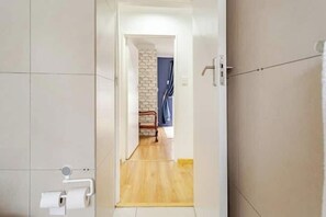 Design Room, 1 Queen Bed - Caline VIP Mews (Cape Town)