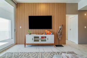 Smart TV - Opulence in Cabo is Waiting, Amplify Your Vacation. (Cabo San Lucas)