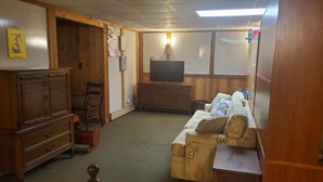 Unclassified image, 3 of 11, button - Charming 4-bedroom house with AC and WiFi in Springfield just outside city limit (Springfield)