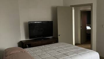 3 chambres, fer et planche Ă repasser, Wi-Fi, draps fournis