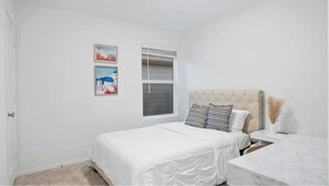 2 habitaciones, escritorio, tabla de planchar con plancha y wifi 