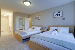 2 habitaciones, ropa de cama de alta calidad y escritorio 
