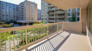 Comfort Apartment, 2 Bedrooms, City View | Balcony