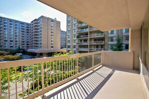 Comfort Apartment, 2 Bedrooms, City View | Balcony