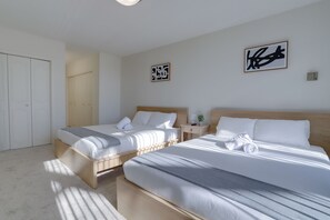 Apartamento Confort, 2 habitaciones, vistas a la ciudad | 2 dormitorios, ropa de cama de alta calidad, escritorio