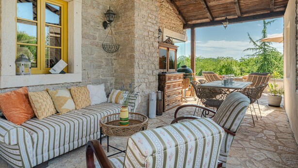 Outdoor dining - Stunning home in Brajkovici with sauna (Brajkovici)