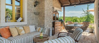 Stunning home in Brajkovici with sauna