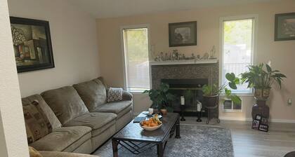 Whole House 3-bedroom house in Tacoma with WiFi access