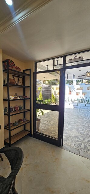 Gift shop - Calm Corner Addis (Addis Ababa)