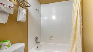 Bathroom - Pueblo Inn (Pueblo)