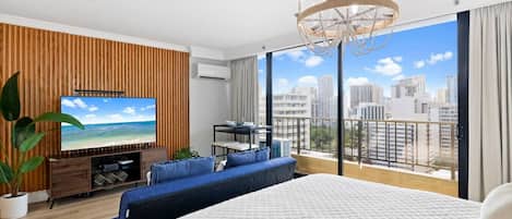 1 室のベッドルーム、デスク、WiFi