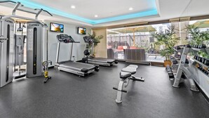 Fitness facility - 18th Floor Designer Condo w/ Pool + Sauna (Honolulu)
