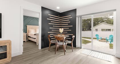 Santos Place -New Built Home -4Mins To Trailhead- Centrally Located!
