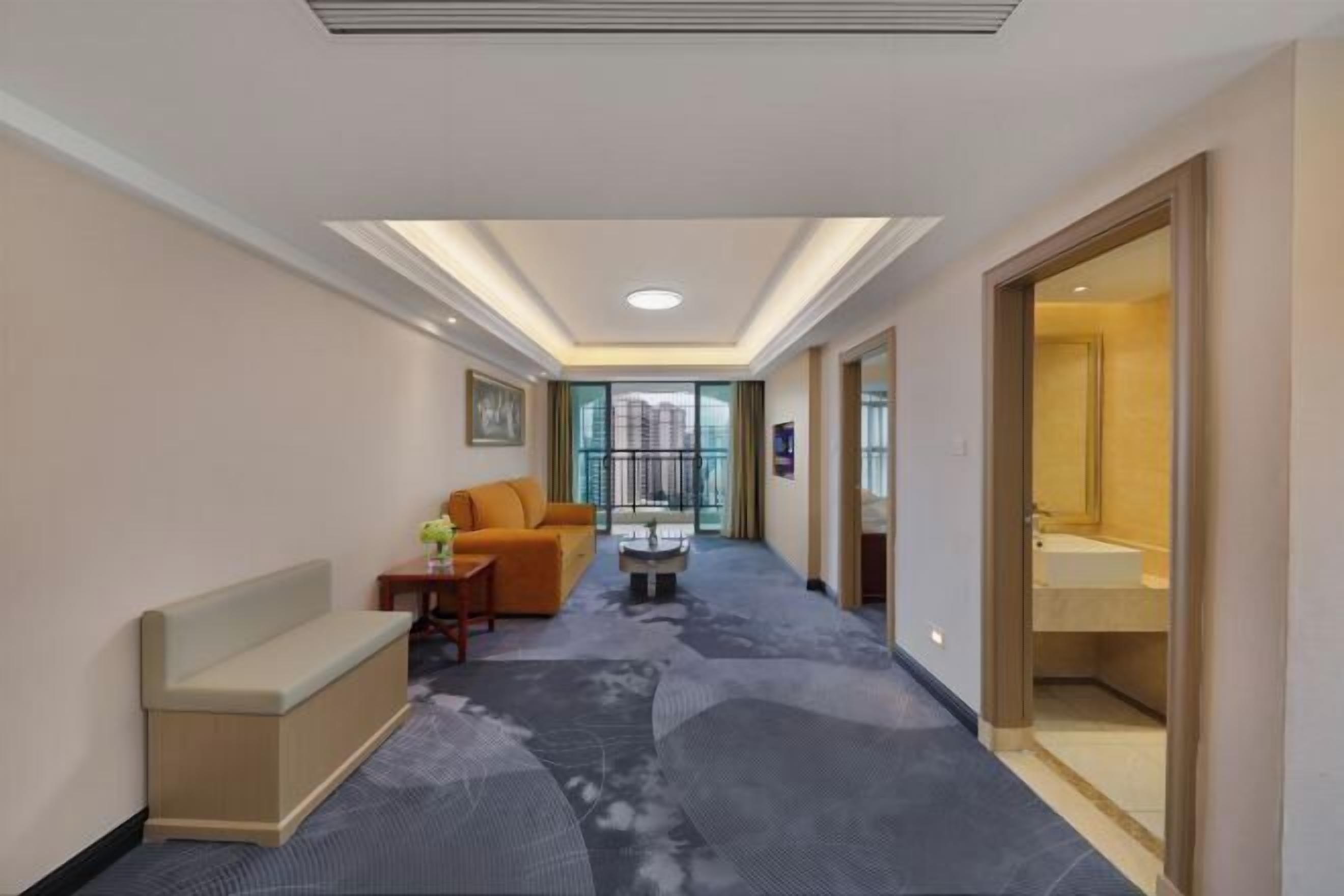 書桌、筆電工作空間、遮光布/窗簾、隔音