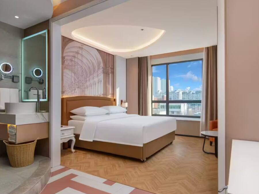 Quarto solteiro empresarial | Escrivaninha, espaço de trabalho para notebook, cortinas blackout