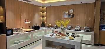 Breakfast served, Chinese cuisine