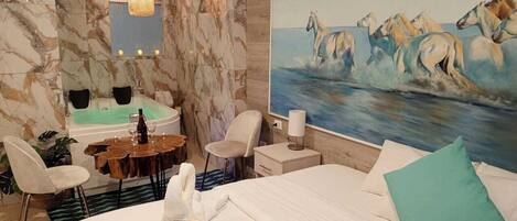 Superior Room | Down duvets, iron/ironing board, free WiFi, bed sheets