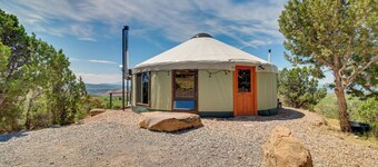 Mountainside Yurt w/ Views < 3 Mi to Black Canyon!