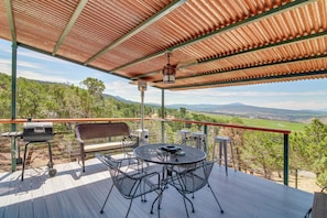 Outdoor dining - Mountainside Yurt w/ Views < 3 Mi to Black Canyon! (Montrose)