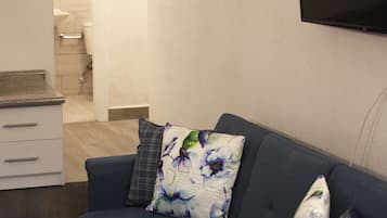 Laptop workspace, iron/ironing board, free WiFi