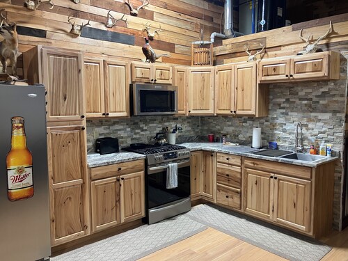 Unique 2000 sq. foot Pole Barn Edinboro / Albion / Elk Creek Township HVAC, WiFi