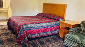 Kamar Basic, Bebas Asap Rokok, kamar mandi pribadi | Meja kerja, ruang kerja ramah laptop, Wi-Fi gratis, dan seprai linen