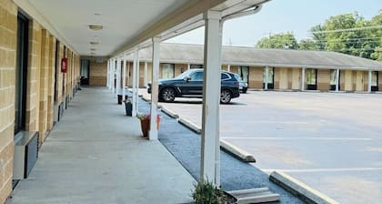 EXECUTIVE INN