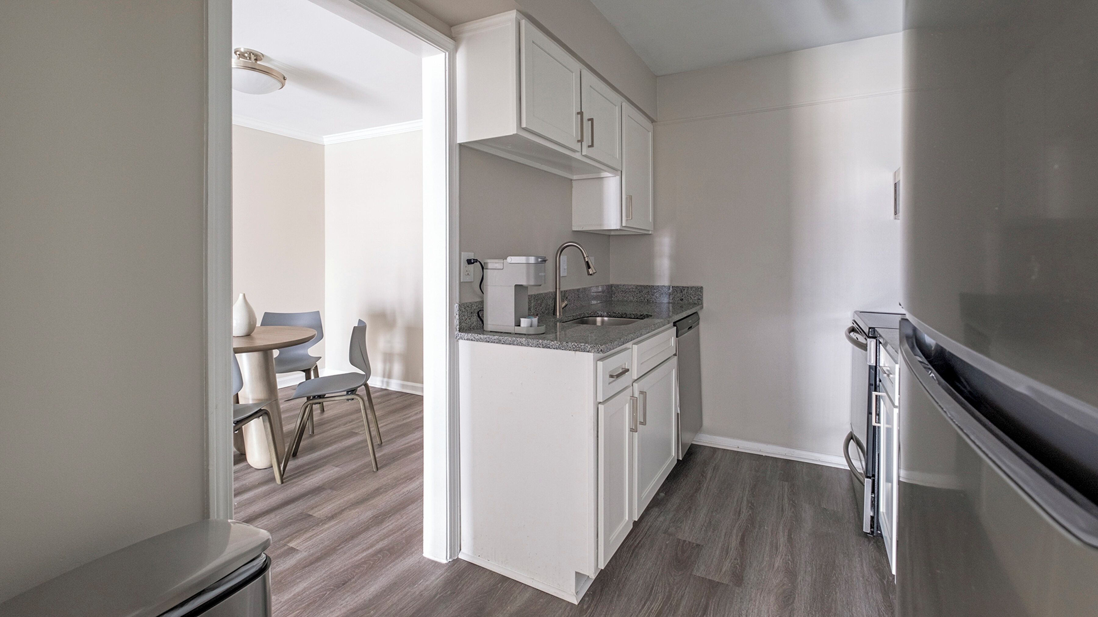 Apartment, 1 Bedroom | Private kitchen | Full-size fridge, microwave, oven, stovetop