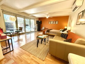 Smart TV, DVD player