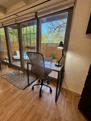 Smart TV, DVD player - El Nido - Your Peaceful and Cozy Sedona Nest (Sedona)