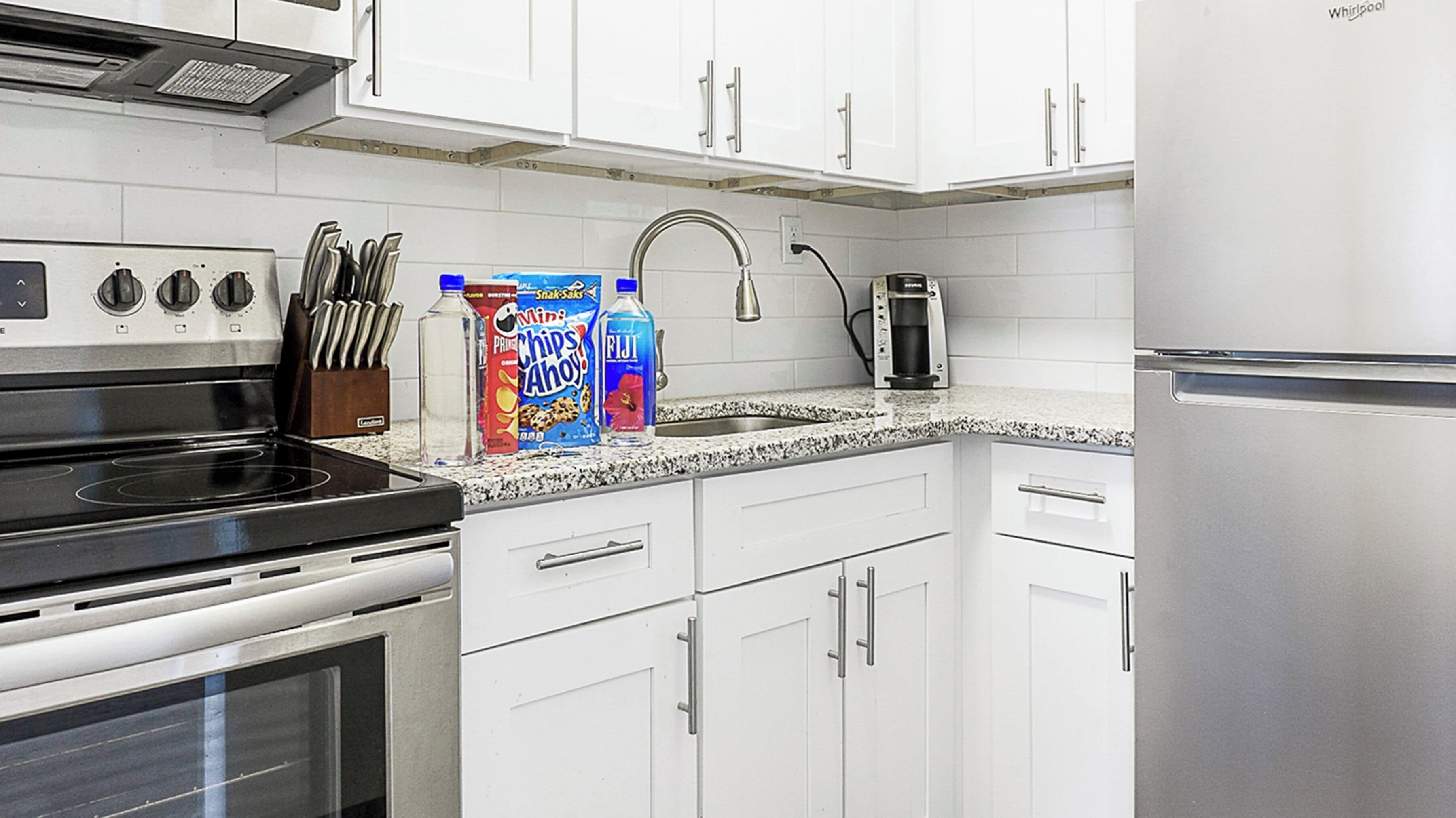 Studio | Dapur pribadi | Lemari es besar, microwave, oven, dan kompor