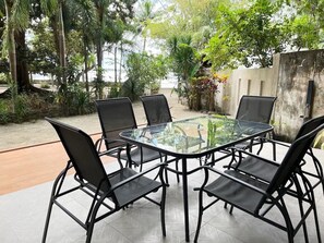 Outdoor dining - Villa Banana (Lian)