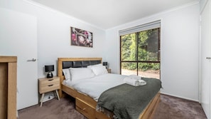 4 chambres, bureau, lit parapluie, Wi-Fi gratuit