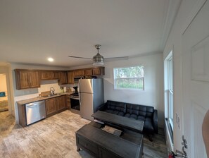 Refrigerador, microondas, horno, placa de cocina