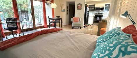 1 bedroom, desk, iron/ironing board, free WiFi