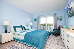2 bedrooms, travel crib, WiFi, bed sheets