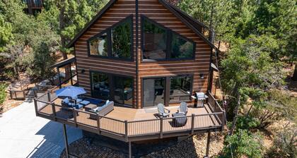 Mountain View Chalet, Amazing 6 bedroom home, recently builded!