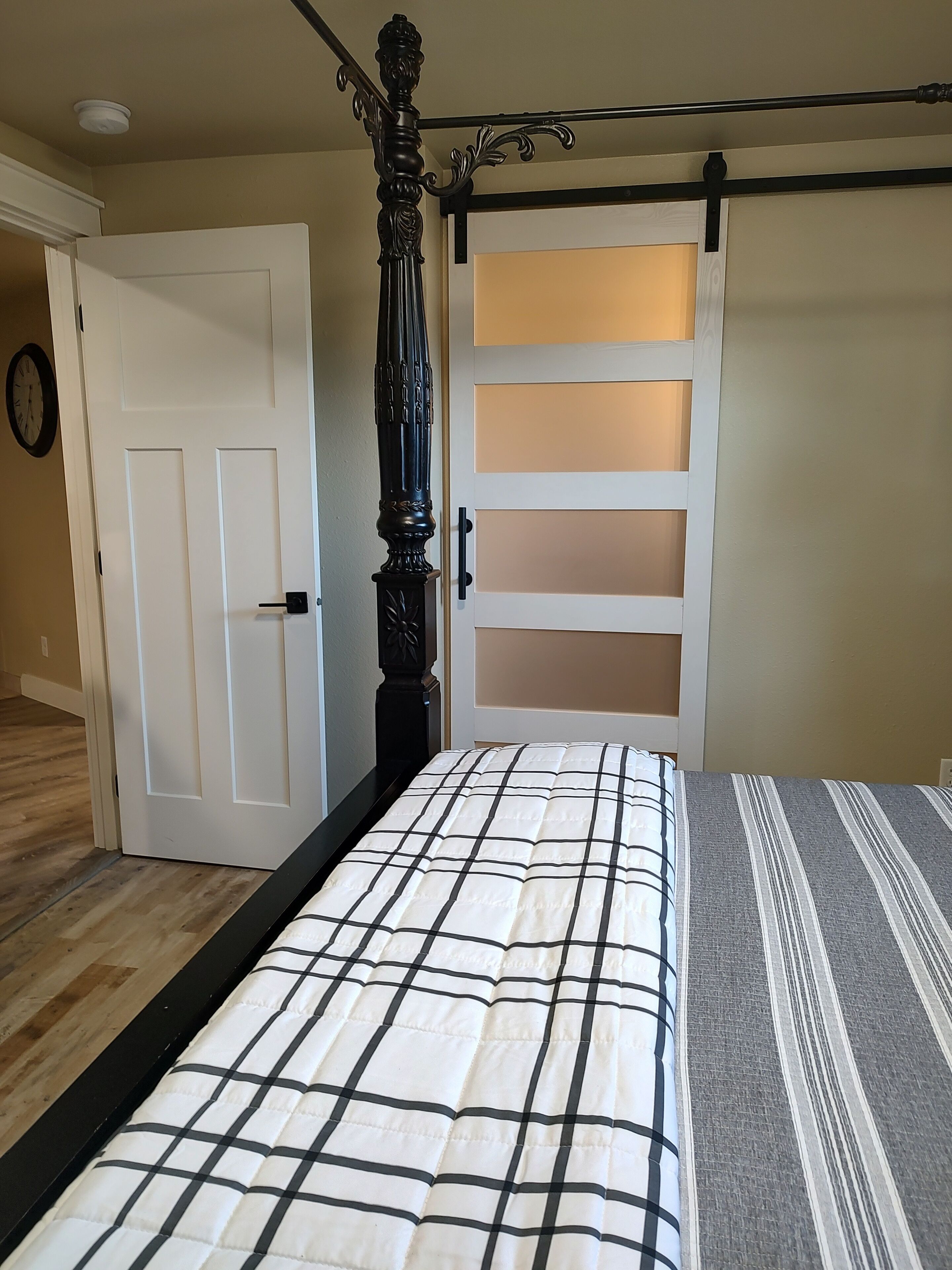 2 bedrooms, desk, free WiFi, bed sheets