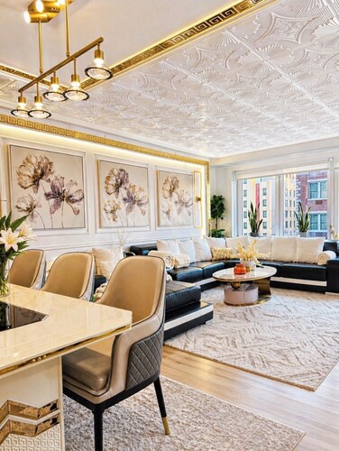 Spacious 4-bedroom apartment in Manhattan with Doorman