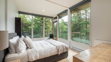 4 bedrooms, iron/ironing board, travel crib, WiFi