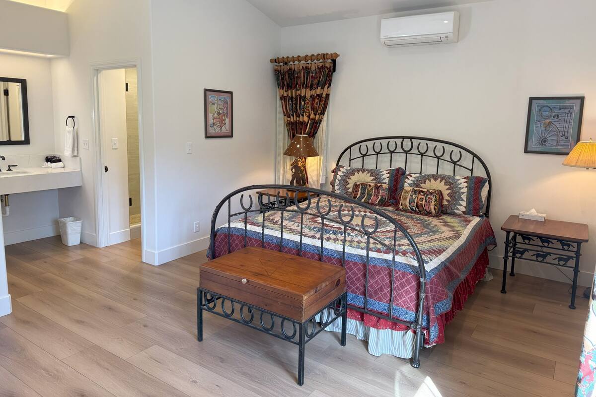 Ranch Room with Sofa Bed | 遮光窗帘、隔音、熨斗/熨衣板、免费 WiFi