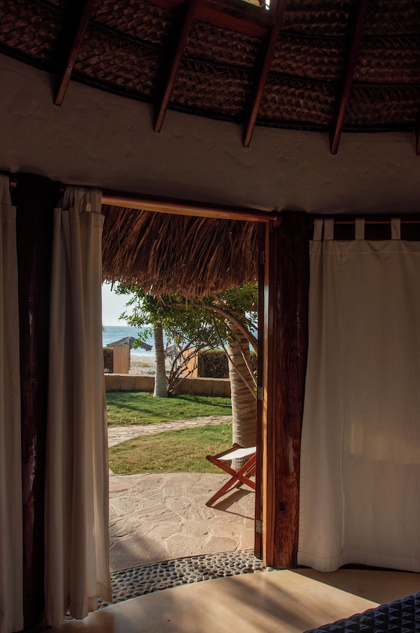 Bungalow - 1 queensize-sÀng - utsikt mot stranden | 2 sovrum och gratis wi-fi