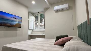 2 Schlafzimmer, BĂŒgeleisen/BĂŒgelbrett, WLAN, BettwĂ€sche