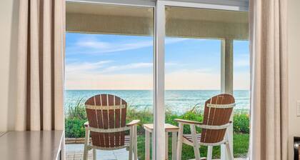 Exclusive Oceanfront Retreat w/ Heated Pool, Hot Tub & Grill