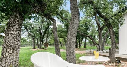 Lavendel Haus | 3/3, Hot Tub, Private Gym, Steam Room, Fire-pit