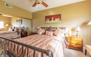 2 soverom, strykejern/-brett, wi-fi og sengetøy