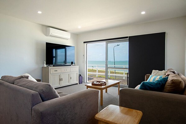 Fernseher, Stereoanlage